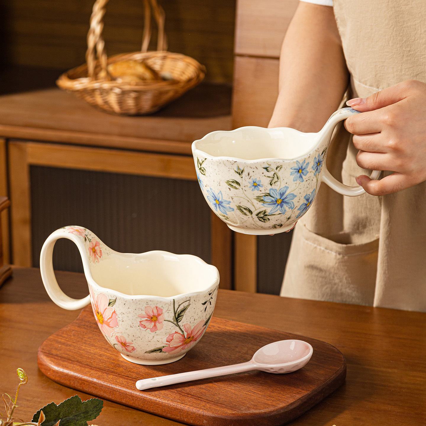 Tazas de agua de flores de alto valor para niñas regalo de cumpleaños tazas de cerámica pareja casa pintada a mano tazas creativas