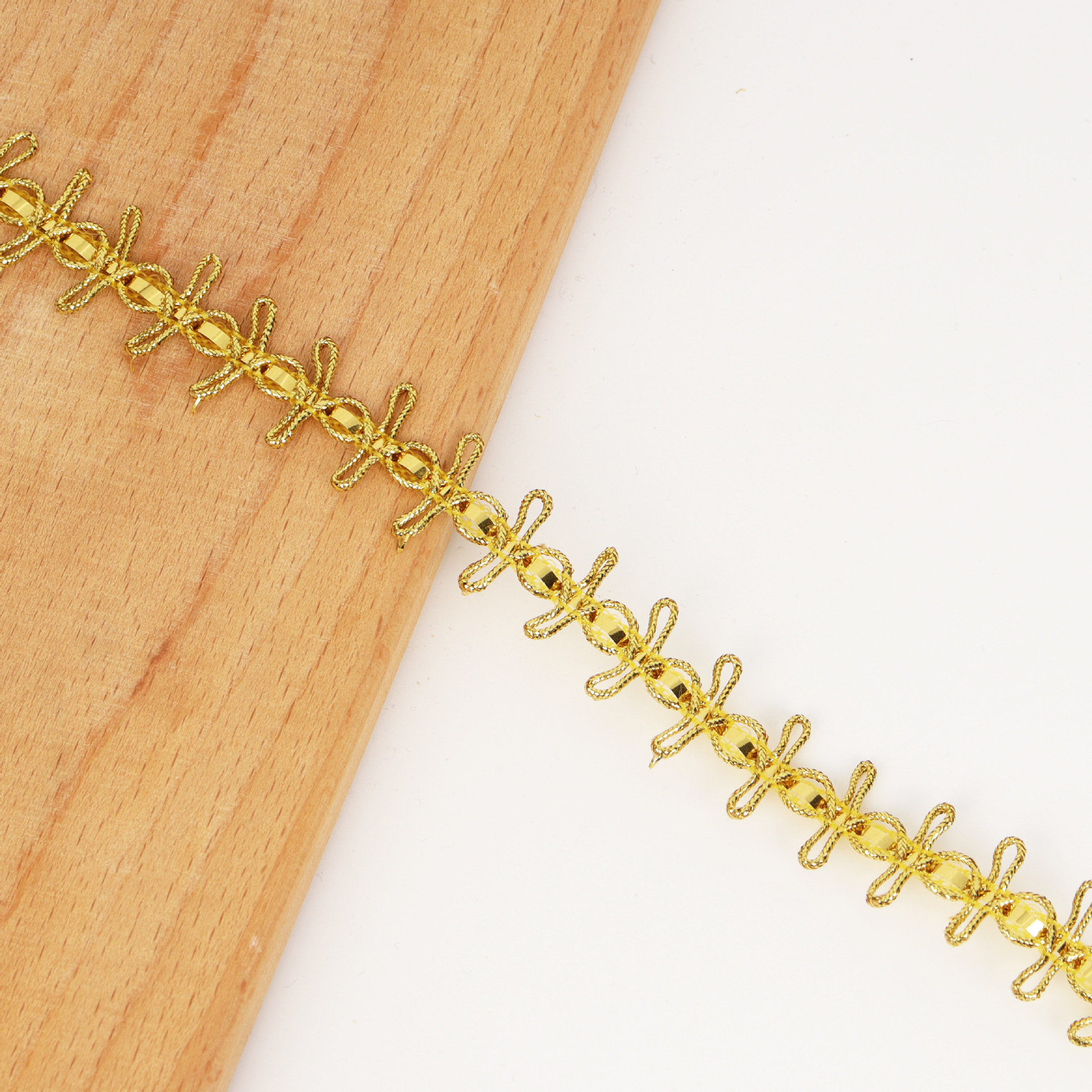 Fábrica directa suministro spot de 2cm de oro y plata encaje ropa accesorios de prendas de vestir decoración de suministros budistas