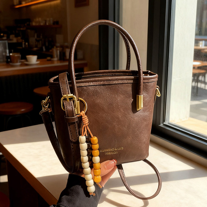 Bolso de cuentas retro de moda para mujeres 2025, nuevo bolso de mano de alto nivel, bolso de hombro de estilo exterior