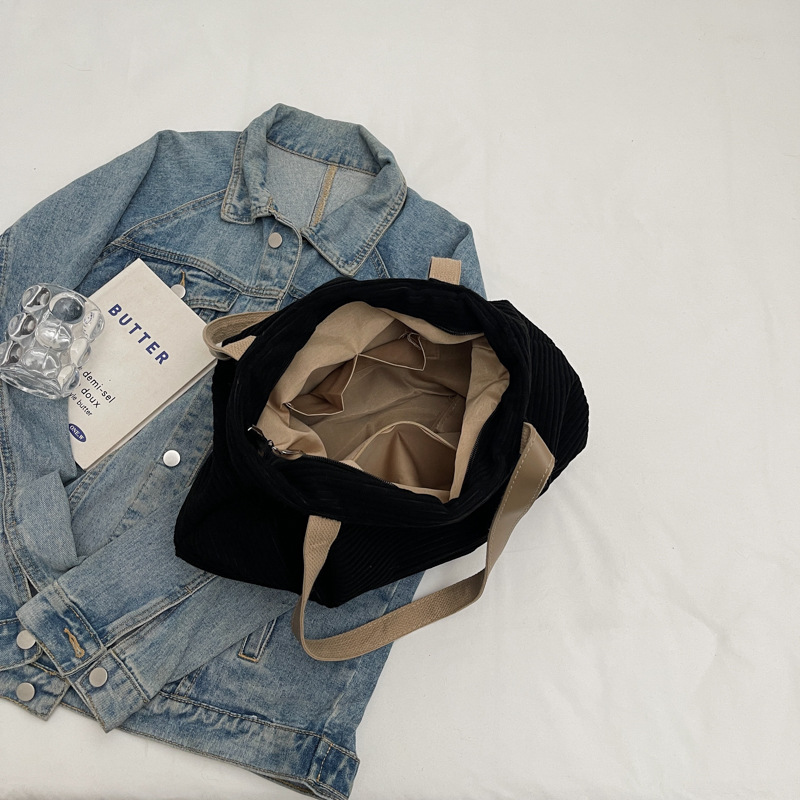 Bolsos casuales de gran capacidad para mujer 2024 otoño e invierno nuevo estilo simple y versátil bolso de viaje de un solo hombro bolso de viaje ligero