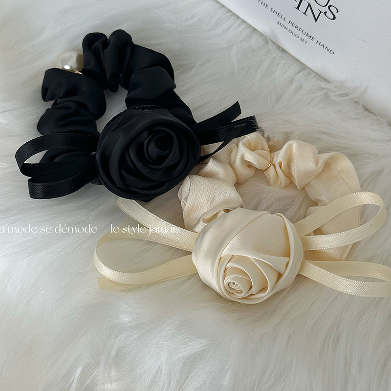 Women's Elegant Simple Style Rose Cloth Hair Tie display picture 1