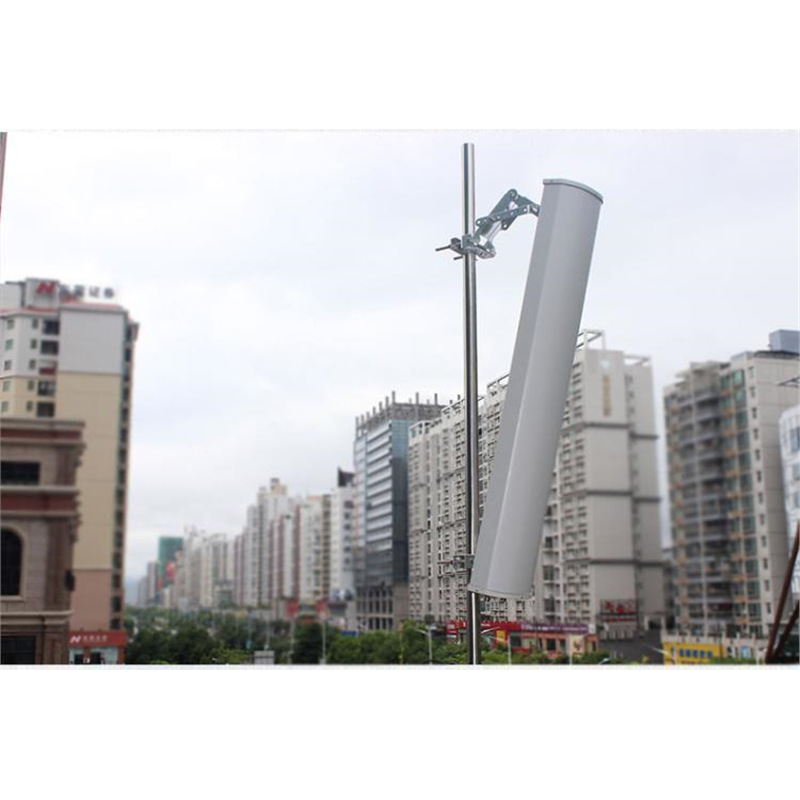 1700-2700 MHz 3G 4G LTE 室外定向基站高增益18DB板状天线双极化