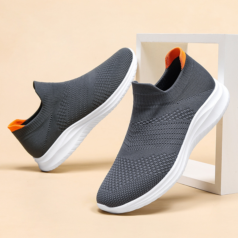 Cross-Border Men's Shoes Breathable Fly-Knit Casual Sports Lazy Slip-On Socks Shoes Men's Ultra-Light Soft-Soled Black Mesh Shoes