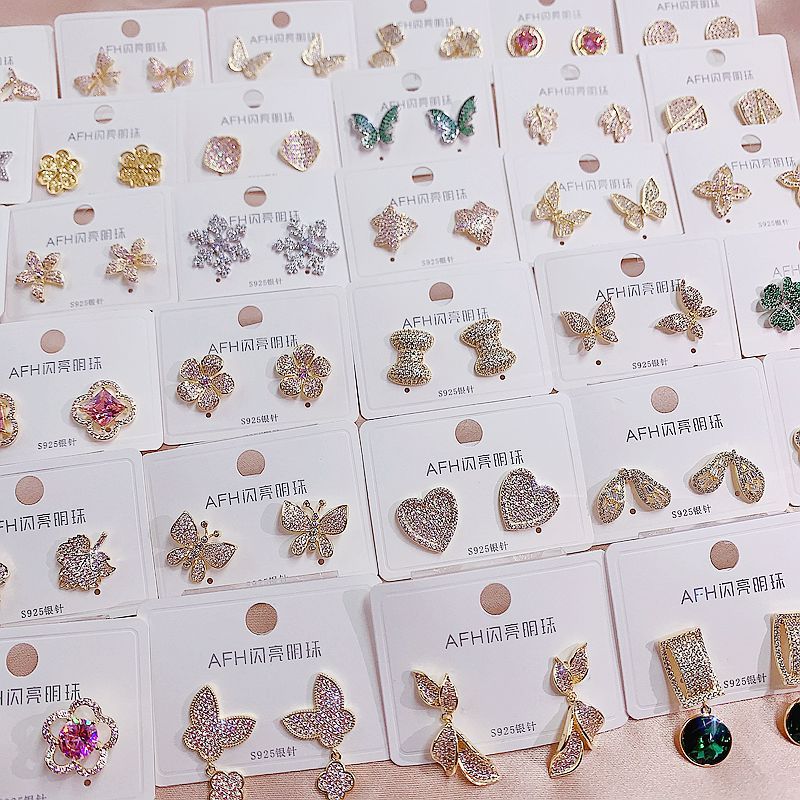 Earrings with zircon