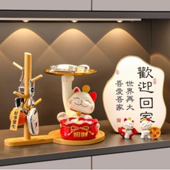 招き猫の客間のトレーに飾られています。