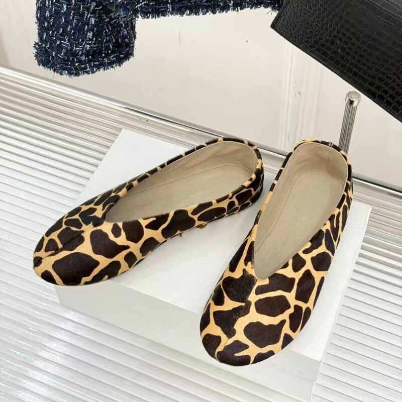 Round-Toe Shallow Mouth Flats for Women 2025 Autumn New Style Simple Genuine Leather Flats-Soled Slip-On Leopard Print Witch Grandma Shoes