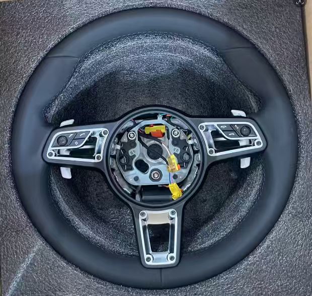 Suitable for Porsche Cayenne and Panamera steering wheel modifications; Panamera, Macan 991.817, self-tapping screws