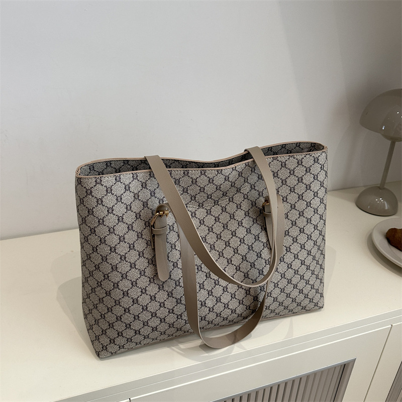 Bolso de moda simple de gran capacidad para mujeres 2024 invierno nuevo chaoto bolso de viaje de gran capacidad bolso de hombro de mano