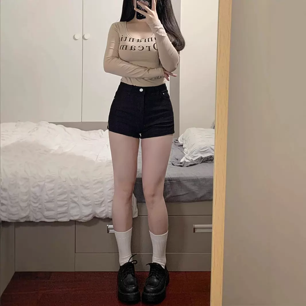 韩版百搭性感牛仔裤女款紧身黑色短裤四季显瘦显腿长修身热裤外穿