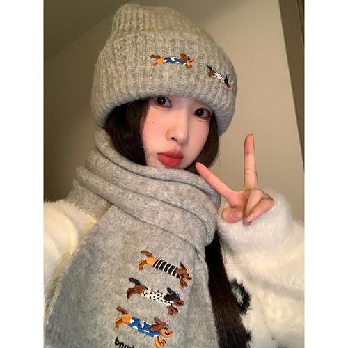 New Year Red Cute Dachshund Beanie Hat for Women Winter Versatile Hat Scarf Two-piece Set Warm Knitted Scarf