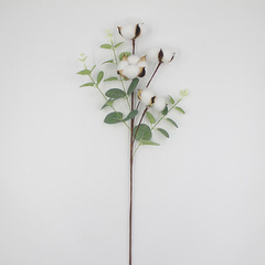 クロスボーダーの現物4頭の綿の挿し木ユーカリの葉のクリスマスの花輪のシミュレーションの花束の家庭のユーカリの綿の乾いた花