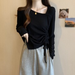 大きいサイズの婦人服の韓国版の洋気の方の襟のタックの上着の女性の秋の新型の太ったmmは腹を遮ってやせている長袖の底のtシャツを現します。