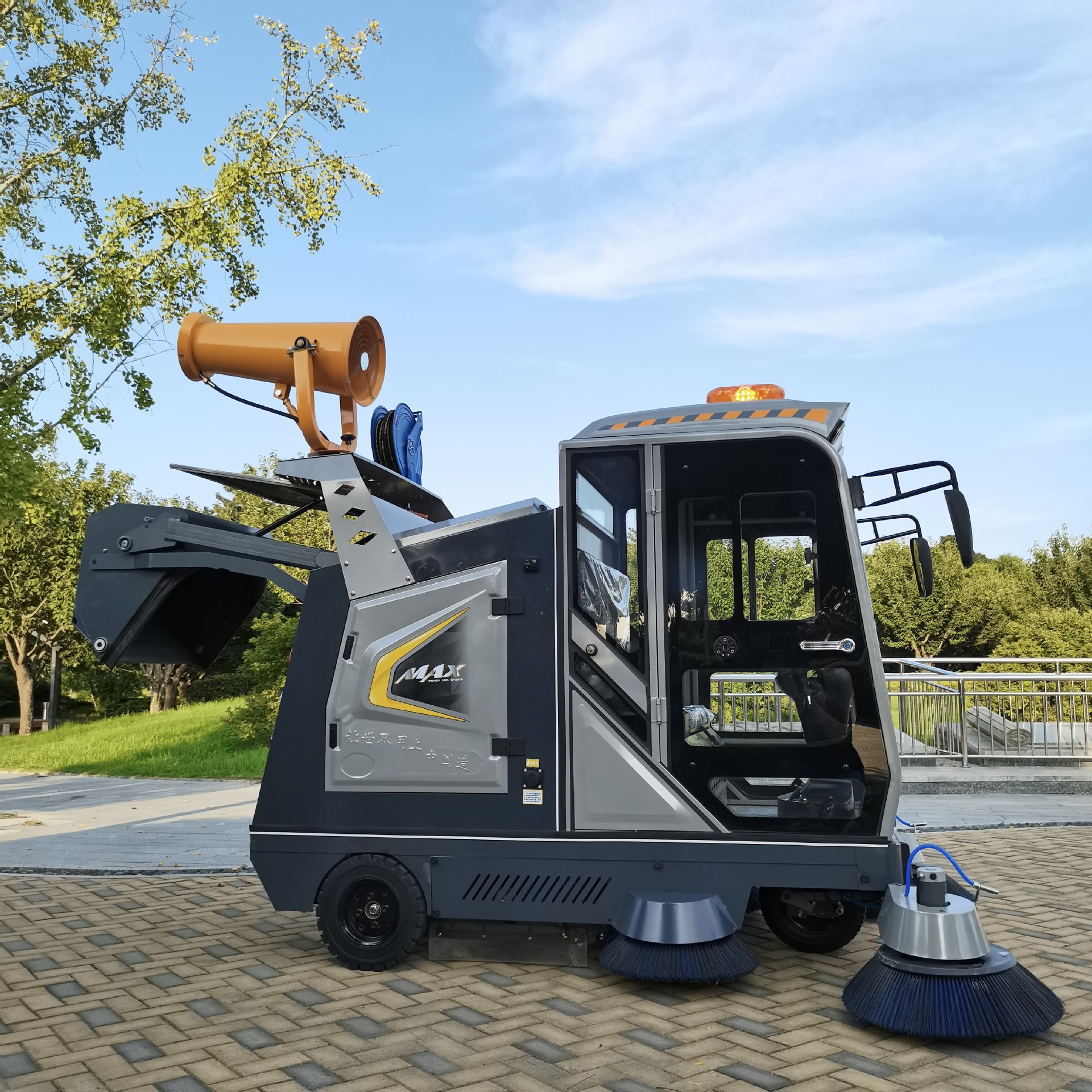 战狼三自卸款 驾驶式电动扫地车 小区公园环卫扫地机 厂家供应