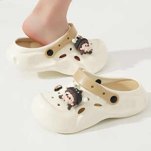 Two-color Hole Shoes Women's Breathable Non-slip Dung Soft-soled Sandals EVA Summer Wear Thick-soled Baotou Sandals
