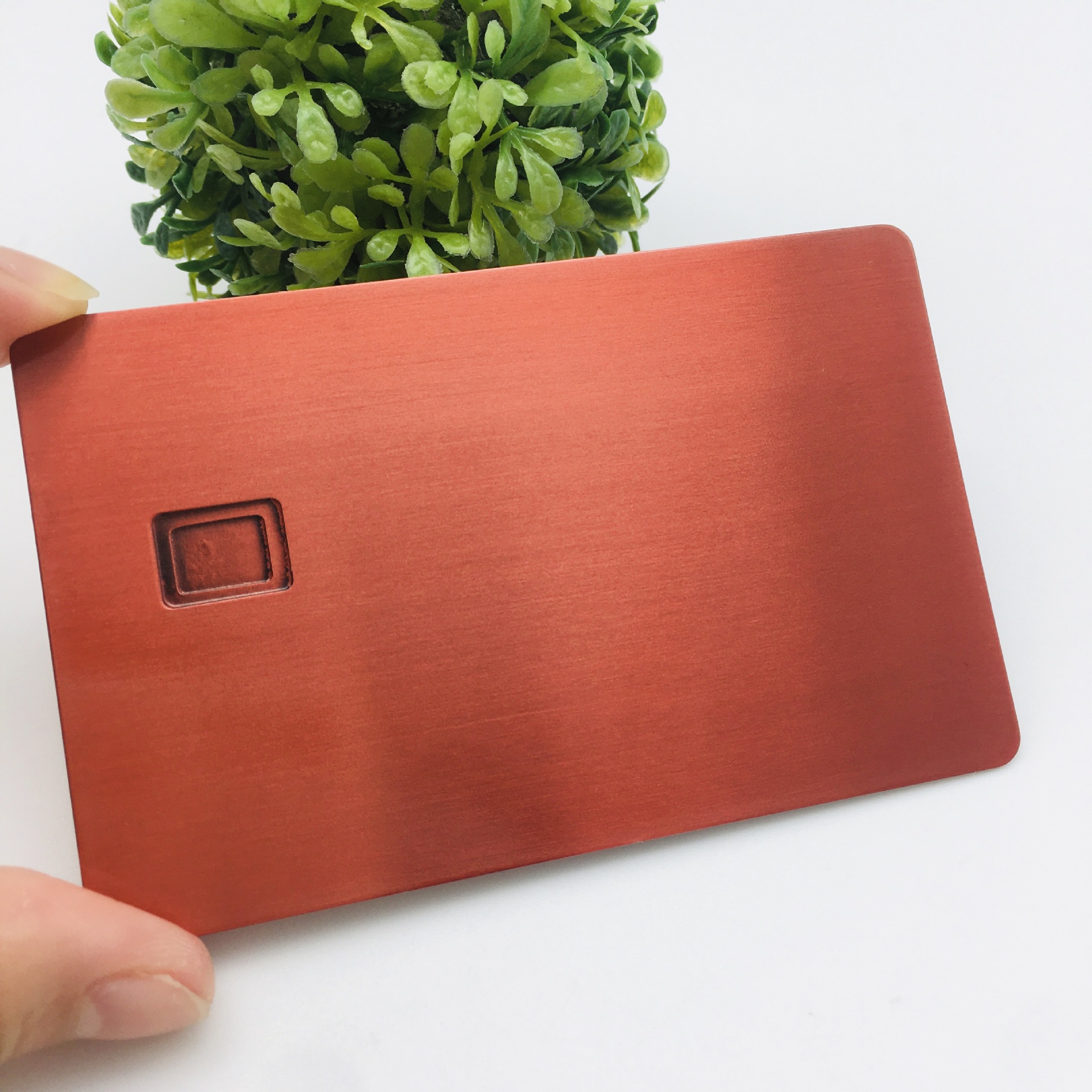 Покраснел красный