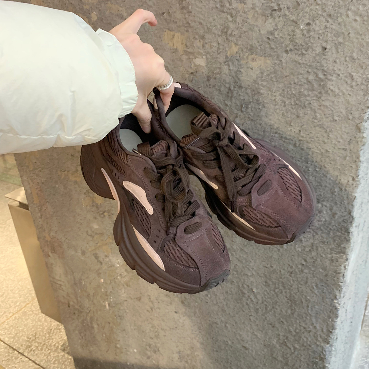 Versión de piel de vaca ~ Grape Madre con el nuevo tipo de correa de color aumentada de fondo grueso zapatos de terremoto zapatos deportivos casuales de mujer