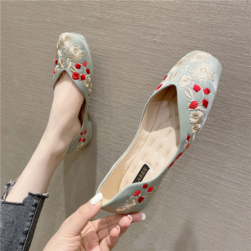 Doudou Shoes for Women, New Chinoiserie Han Dynasty Shoes, Soft-Soled Shoes, Square-Toe Embroidery Thread, One-Legged Flats, Scoop Shoes