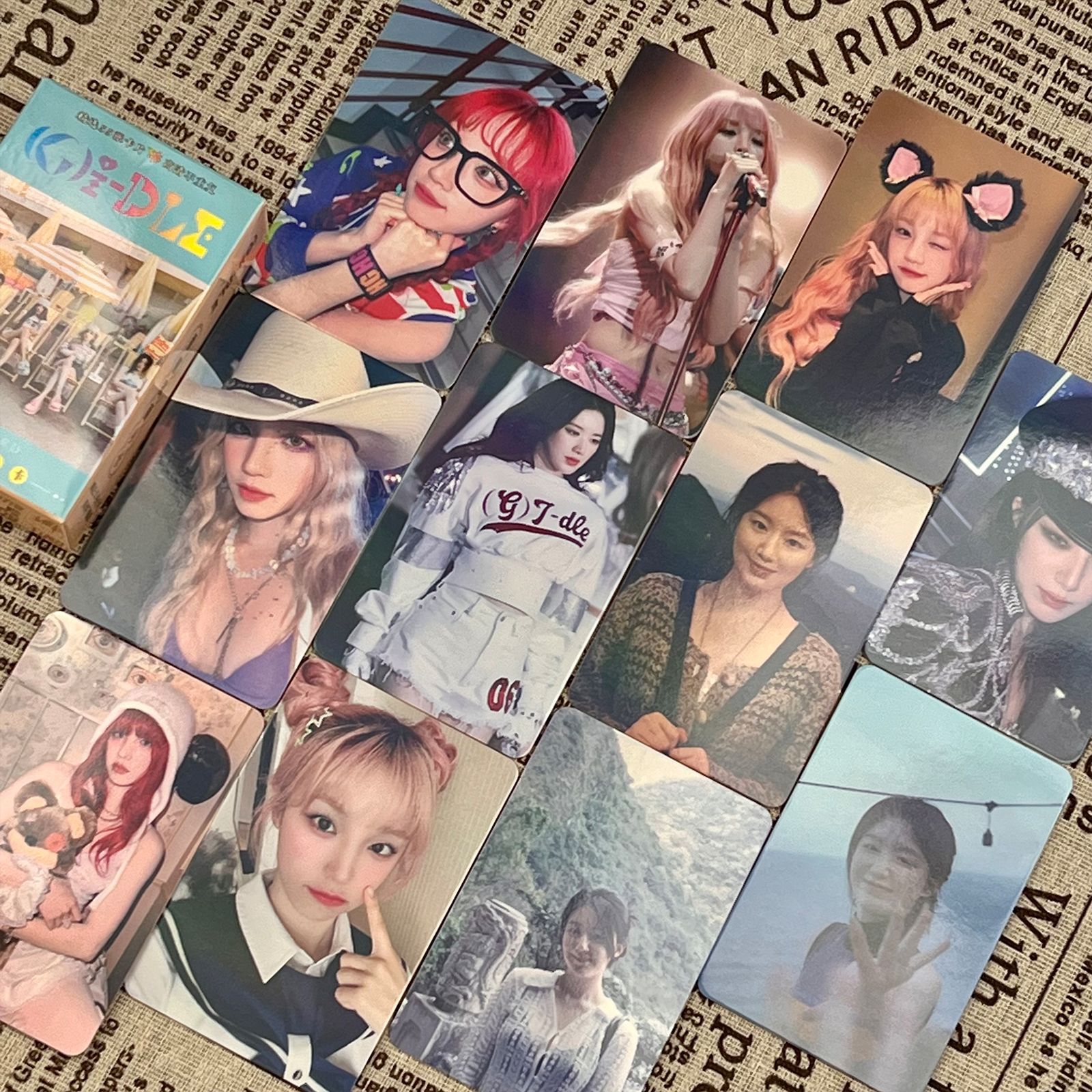 55 Laser Mini Cards (G)I-DLE Son Ye Jin Yeon Hee Tae Hwa (G)I-DLE Album Small Cards Lomo Cards
