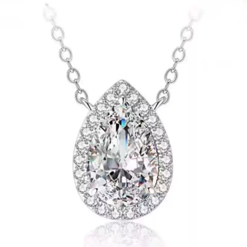 Кулон из 18-каратного золота с бриллиантом «капля воды», окруженный 80 ограненными бриллиантами, сертификат IGI.