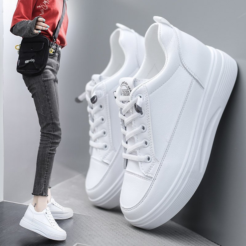 2024 muffin dentro de 4,5 cm de altura zapatos blancos pequeños zapatos de primavera de altura baja tacones gruesos zapatos de skate de estudiantes de lazos