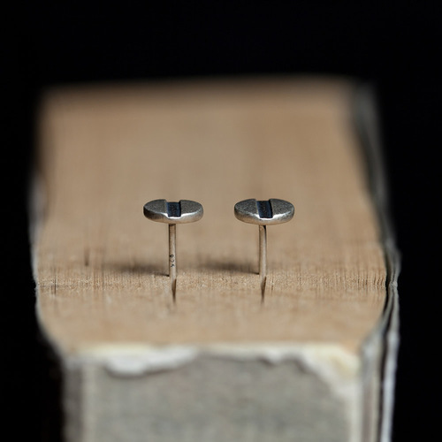 Dark Dreams 925 Silver New Screw Stud Earrings for Women, Hypoallergenic, Simple Nail Men's Personalized Earrings