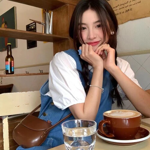 2024 new Korean version retro ins red saddle bag mini crossbody bag for women versatile simple mobile phone bag