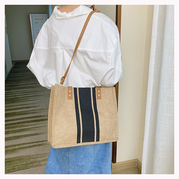 Women's Medium All Seasons Cotton And Linen Stripe Streetwear Square Magnetic Buckle Canvas Bag Handbag display picture 4