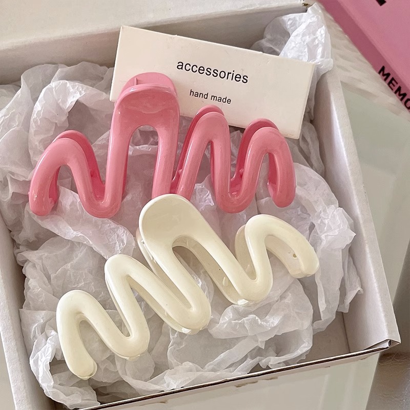 Cream Dopamine ~ Summer Small Style Hairpin Women's Head Hair Shark Clip Advanced Sense ins Simple Grab Clip