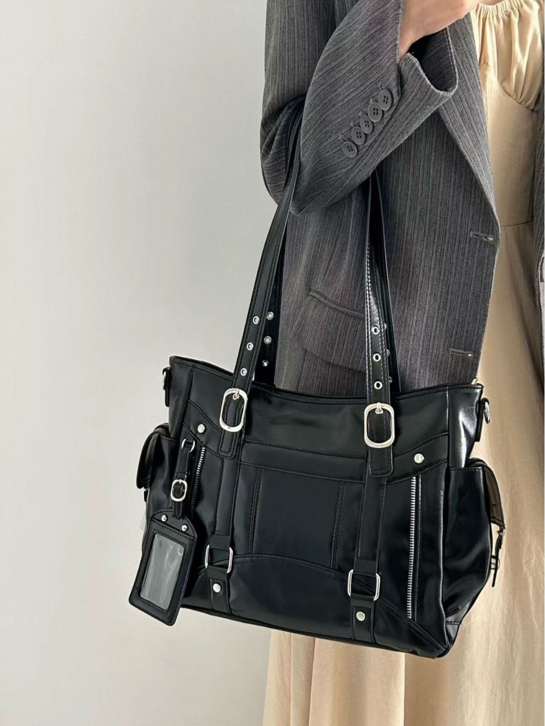 Capacious one-shoulder bag, universal handheld uniform
