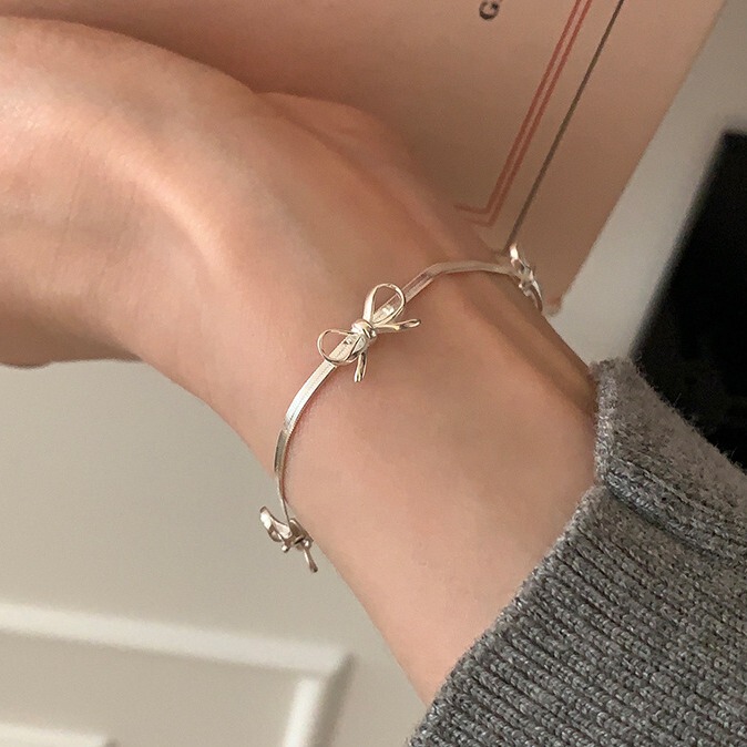 New bow bracelet women's sweet personality light luxury exquisite niche design snake bone chain jewelry wholesale