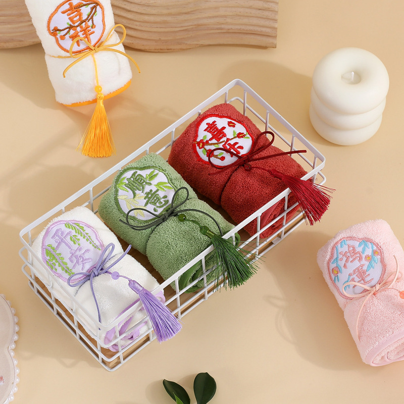 2024 New Embroidered Tassel Towel Bridesmaid Accompanying Gift Wedding Gift High-end Embroidered Guofeng Towel