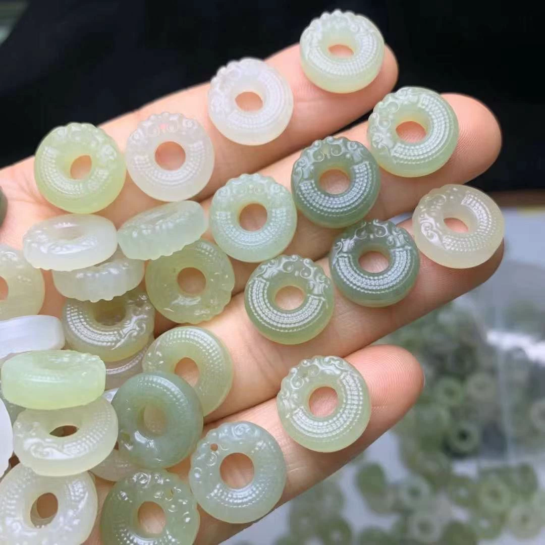 He Tian Yu Qinghai Материал {Ssangyong Buttle} Материал нежный, красивый цвет, изысканная резьба, супер высокая стоимость