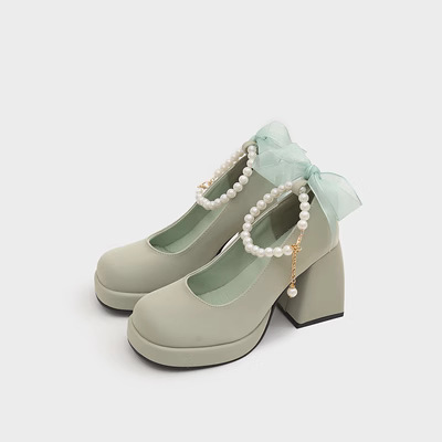 Retro Mary Jane shoes with bow