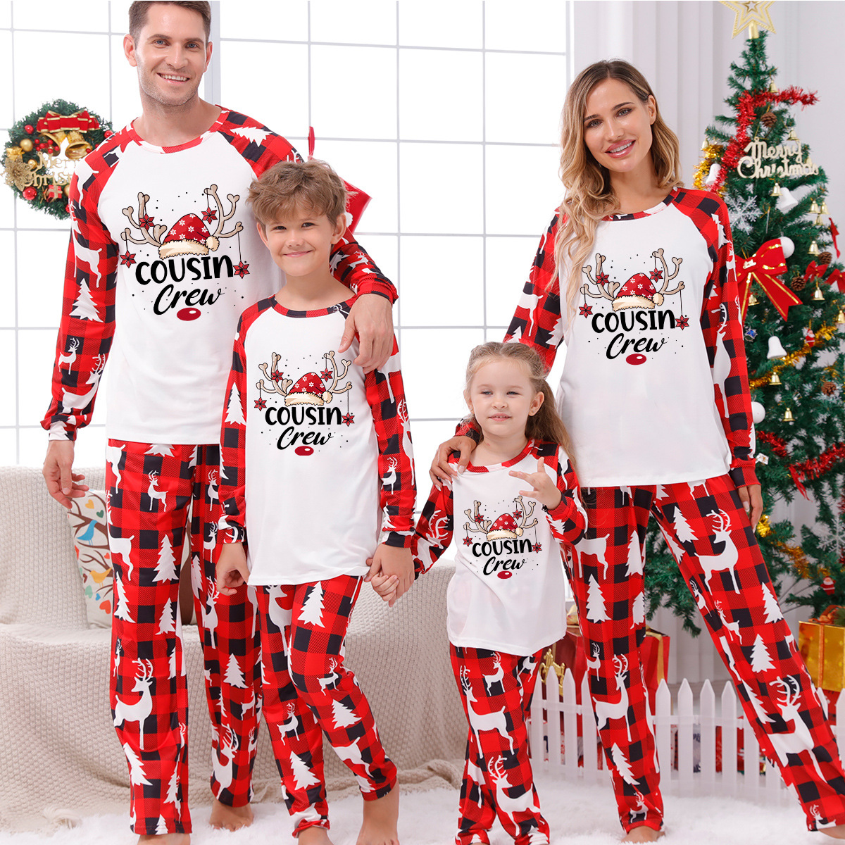 Passende Familien-Heimkleidung für Eltern und Kinder Weihnachts-Heimkleidung Eltern-Kind-Anzüge Heimkleidung mit karierten Nähten und Aufdruck_voghion.com