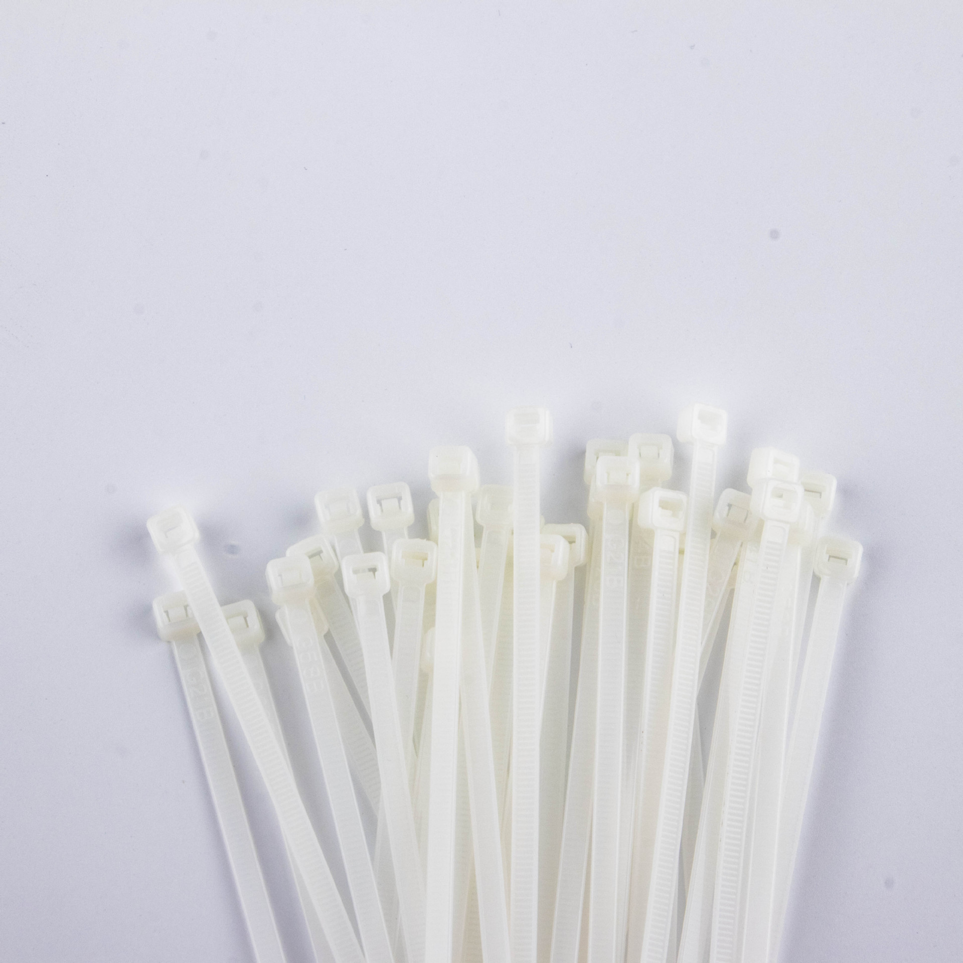 CV-292白色耐低温尼龙扎线带 零下40°100根/包UL