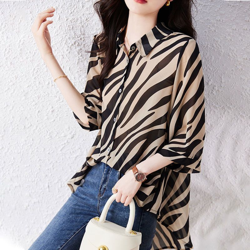 七分袖のストライプの日焼け止めの服のシフォンのシャツの女性のシマウマの紋様のゆったりしているシャツの太っている妹は腹を遮ってやせている上着を現します。|undefined
