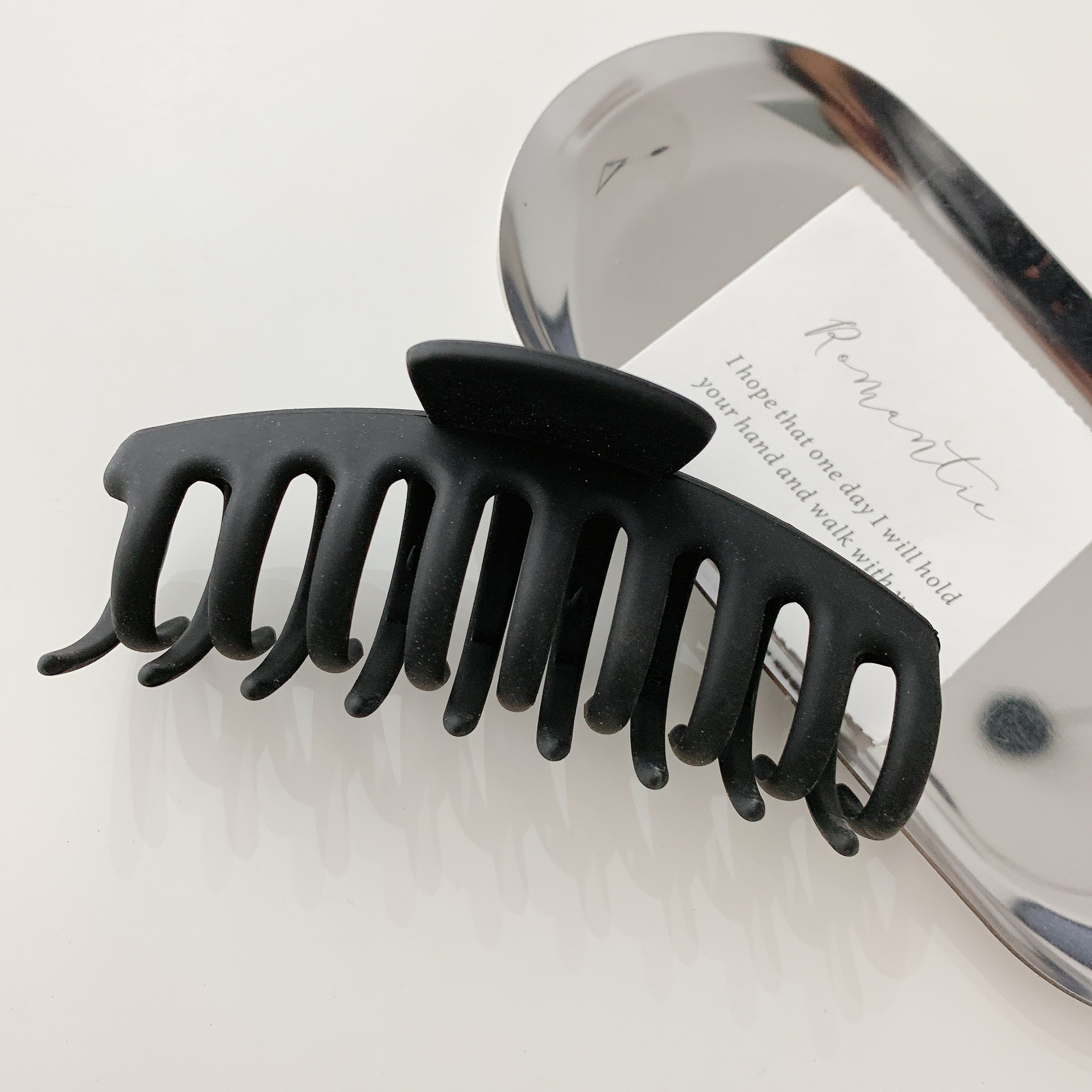 Clip de pelo negro pequeño clip de pelo femenino tocado Cabeza trasera horquilla alta Cola de Caballo horquilla fija clip de tiburón grande al por mayor