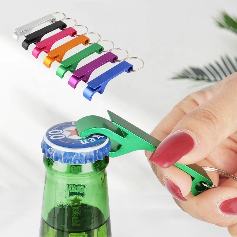 Cerveza abre botellas, llavero multifuncional práctico para bebidas, destornillador de llaves de hardware, regalos pequeños