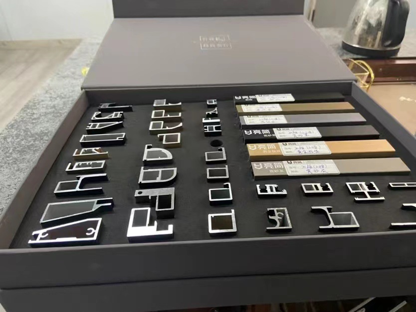 厂家供应黑色EVA粘黑色珍珠棉玻璃缓冲包装泡沫黑色玻璃垫条泡沫