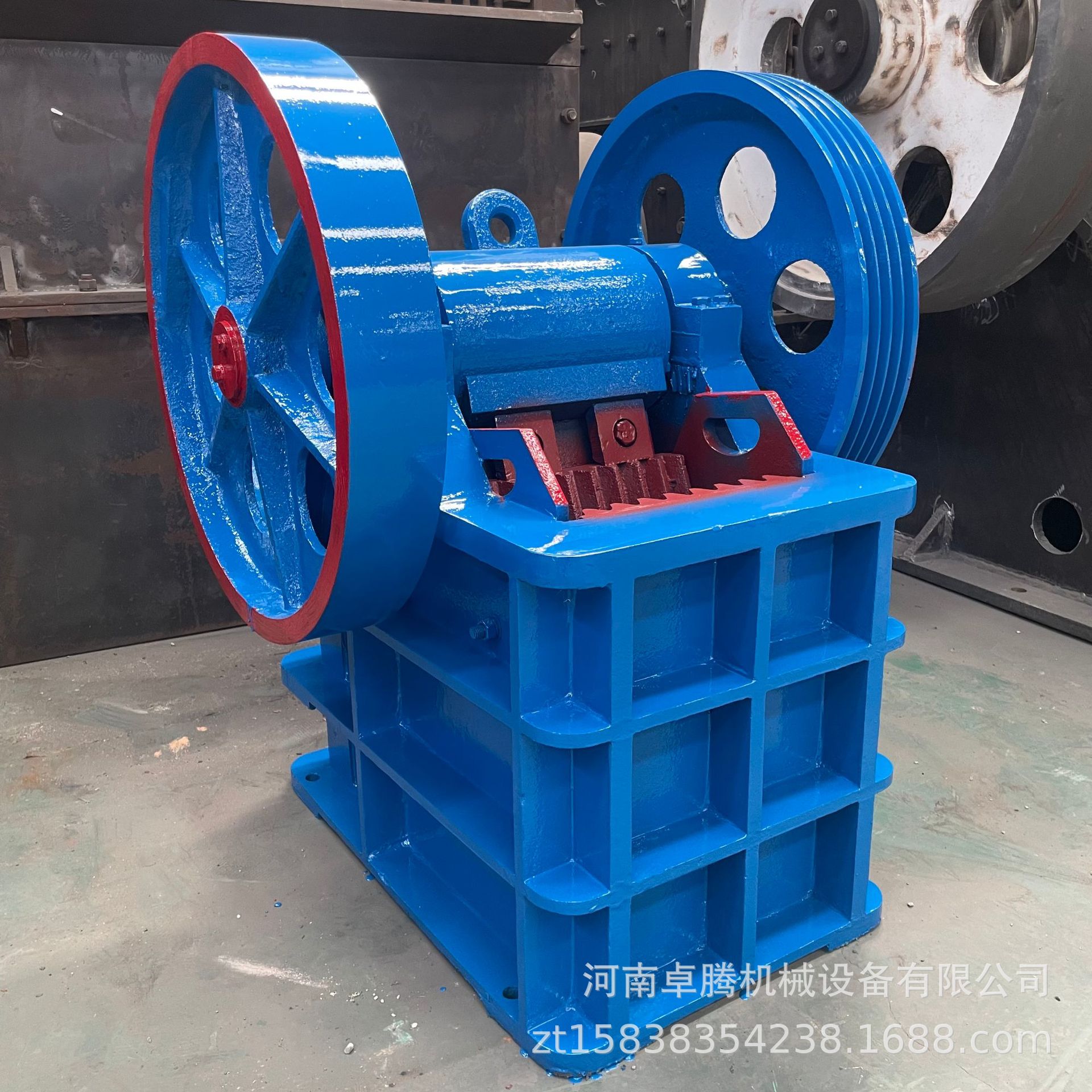 小型移动颚式破碎机鹅卵石花岗岩石灰石建筑垃圾粉碎机石料磕石机