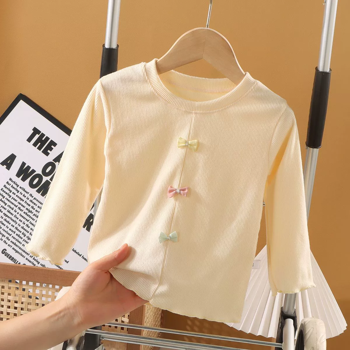 /base shirt 2024 Девочки осень-зима базовая майка с бантом полосатая немецкая бархатистая девочка универсальная база майка