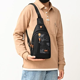 休闲背包;旅行包袋;通用双肩背包