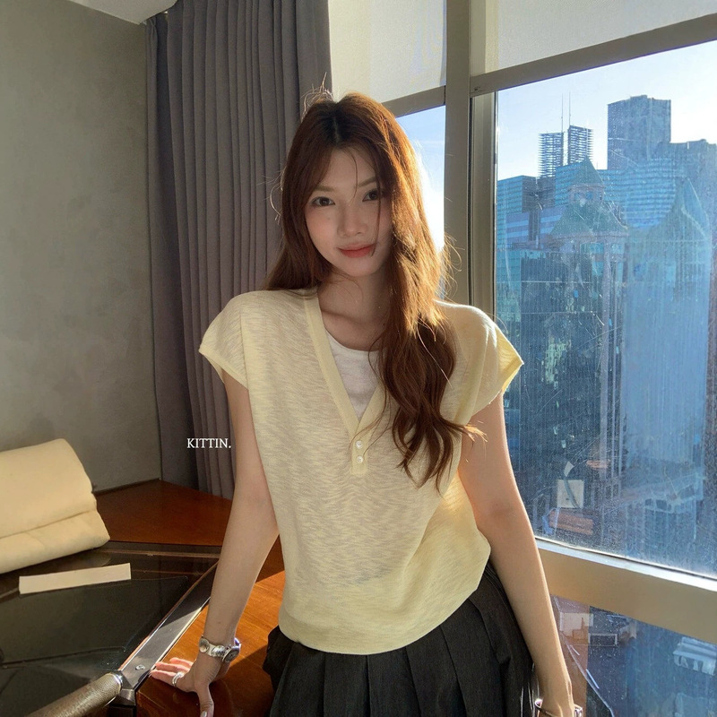 Kittin 2026 Summer Korean Style Simple and Versatile Slimming Fake Two-Piece Round Neck Short-Sleeved Knitwear for Women K1017 Kittin 2026 Summer Korean Style Simple and Versatile Slimming Fake Two-Piece Round Neck Short-Sleeved Knitwear for Women K1017