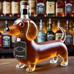 国境を越えた新しいDachshundドッグウィスキー瓶