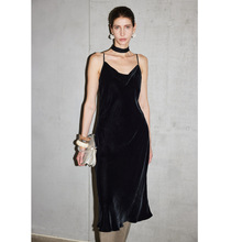 真丝丝绒吊带连衣裙女内搭外穿高级感荡领过膝超长桑蚕丝裙子