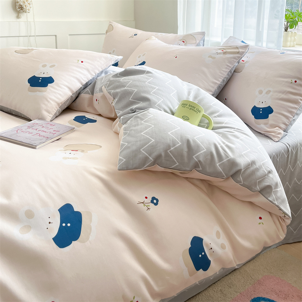 Algodón fresco no estático cuatro piezas de alta densidad ins viento dormitorio de estudiantes de dibujos animados cubierta de colcha de algodón A alto soporte de tres piezas