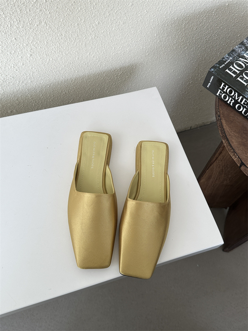 Demi-pantoufles à fond plat Style Hyuna pour femmes, pantoufles de sortie d'été à bout carré, bouche peu profonde, à petits talons OL, nouvelle collection printemps 2024_voghion.com