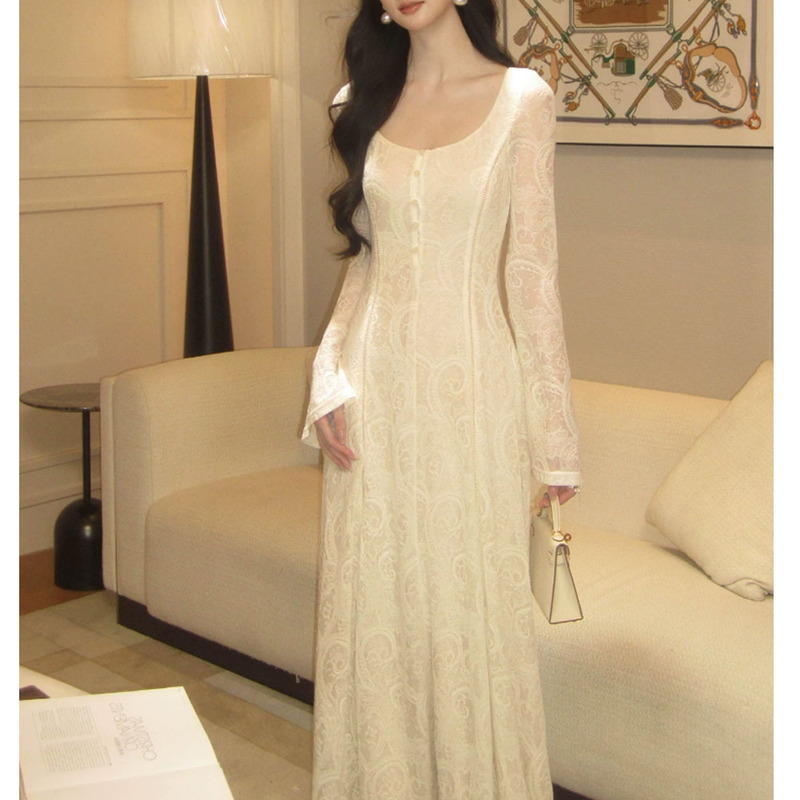 French-style 2026 autumn new wool lace knit dress with square neckline, slightly flared cuffs, slim fit, and long skirt for women