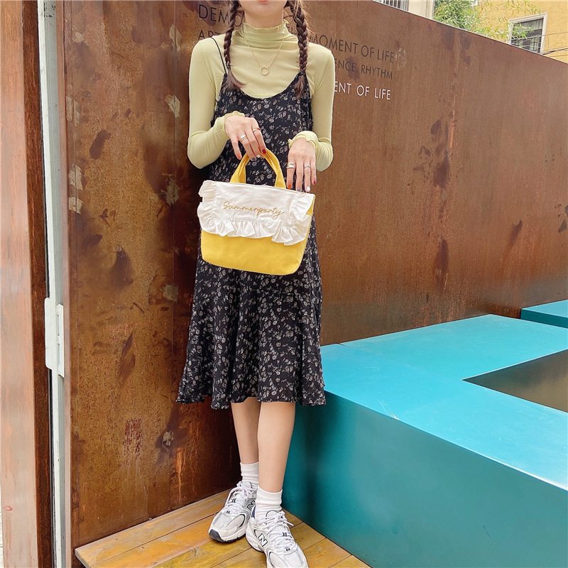 1441 Japanese and Korean chic Sweet ruffled bento Bag, Fresh embroidered hand-held small cloth bag, girl student bag wholesale undefined