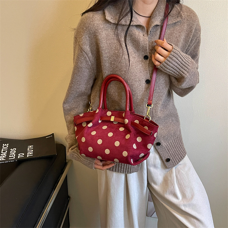 Korean-style niche large-capacity women's handbag 2026 new model large polka dot canvas bag casual shoulder underarm bag